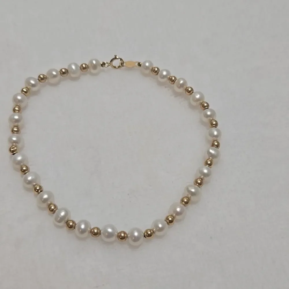 14k Gold and White Pearl Bracelet, Size 7